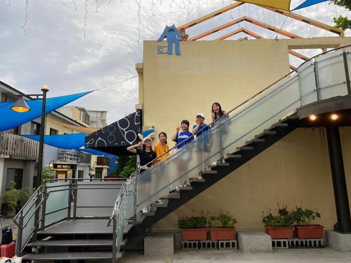 Mydeer Backpacker Hostel Tainan Bagian luar foto