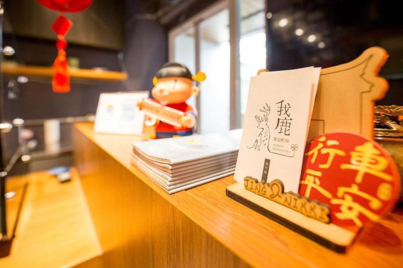 Mydeer Backpacker Hostel Tainan Bagian luar foto