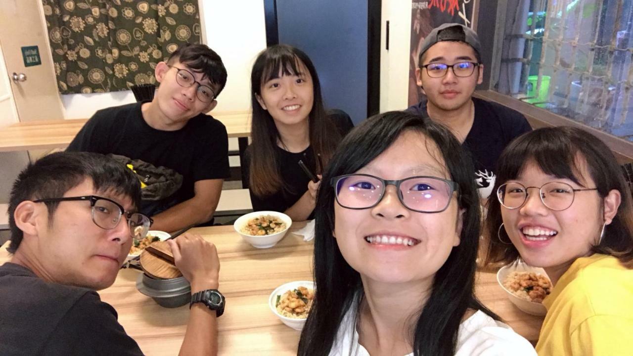 Mydeer Backpacker Hostel Tainan Bagian luar foto