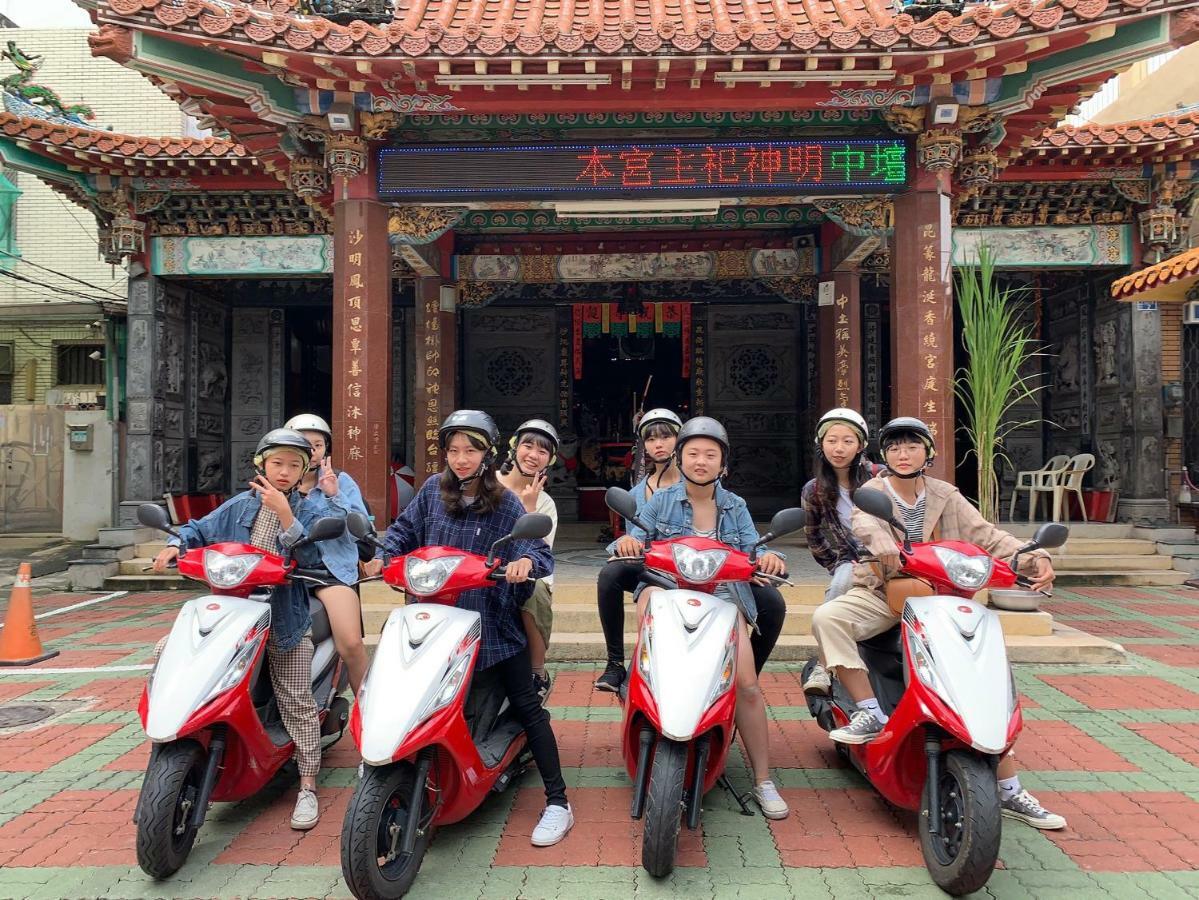 Mydeer Backpacker Hostel Tainan Bagian luar foto