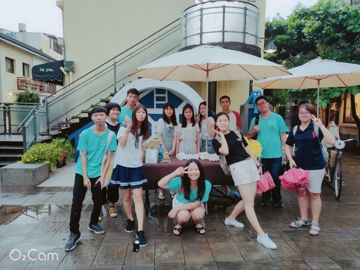 Mydeer Backpacker Hostel Tainan Bagian luar foto