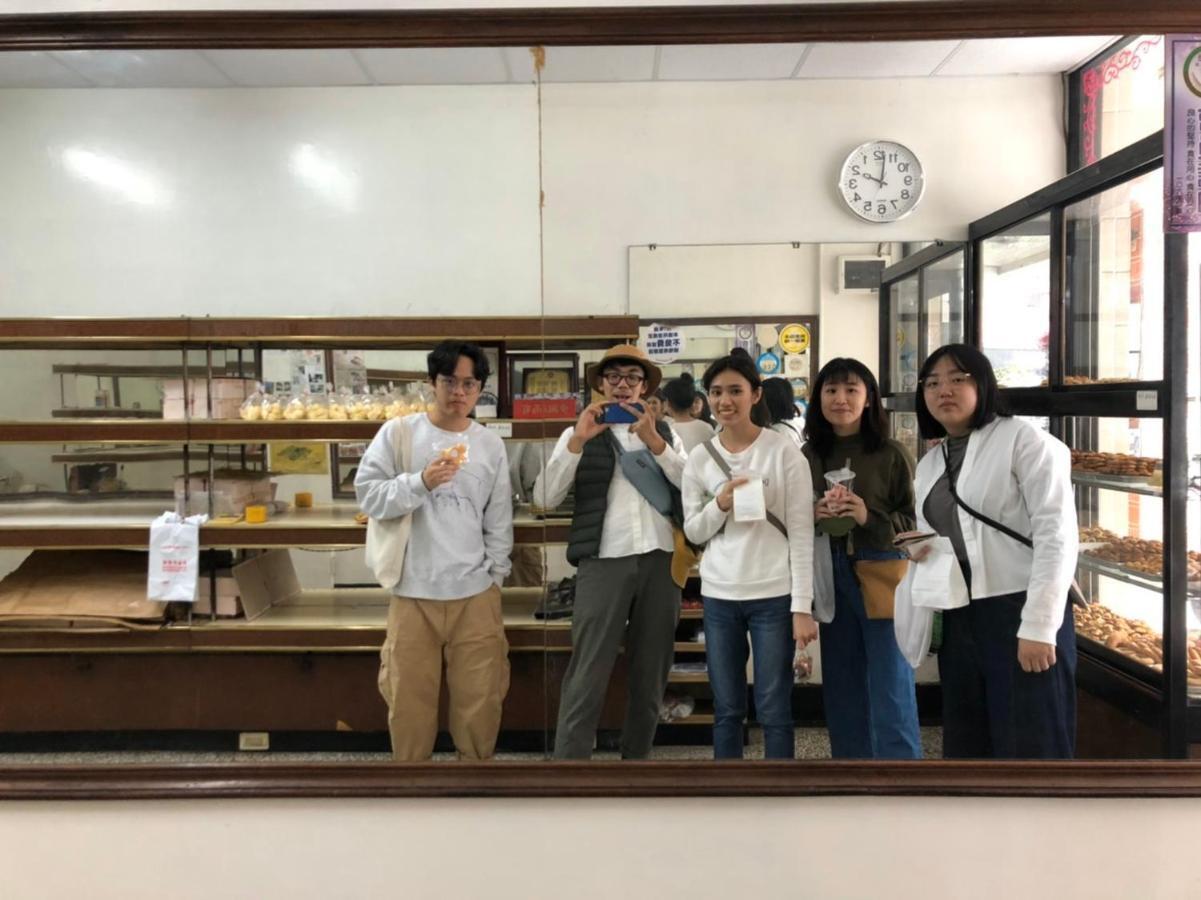 Mydeer Backpacker Hostel Tainan Bagian luar foto